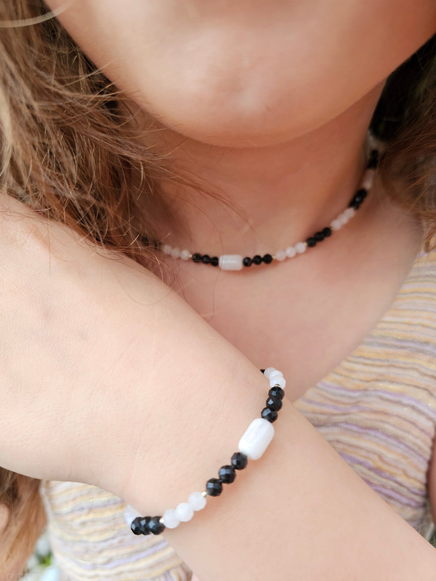 Moonstone & Black Onyx Bracelet 4mm – Strength, Elegance & Timeless Energy - BellishMoonstone & Black Onyx Bracelet 4mm – Strength, Elegance & Timeless Energy