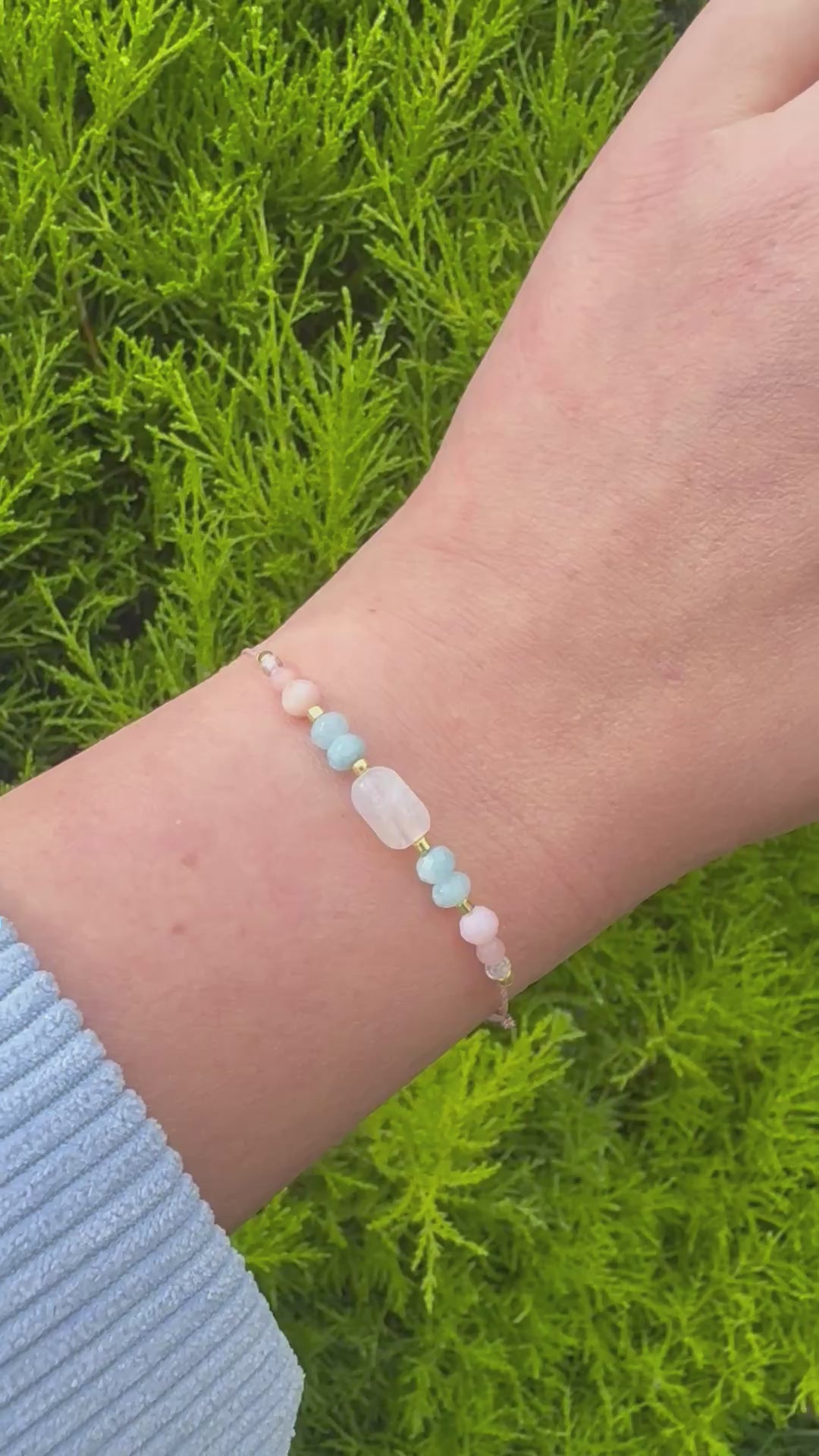 New Chapter gemstone bracelet with moonstone, pink opal and aquamarine

Healing crystal bracelet for emotional balance and new beginnings

Delicate women’s bracelet for transformation and inner peace

Gift for women starting fresh or healing after a life change
